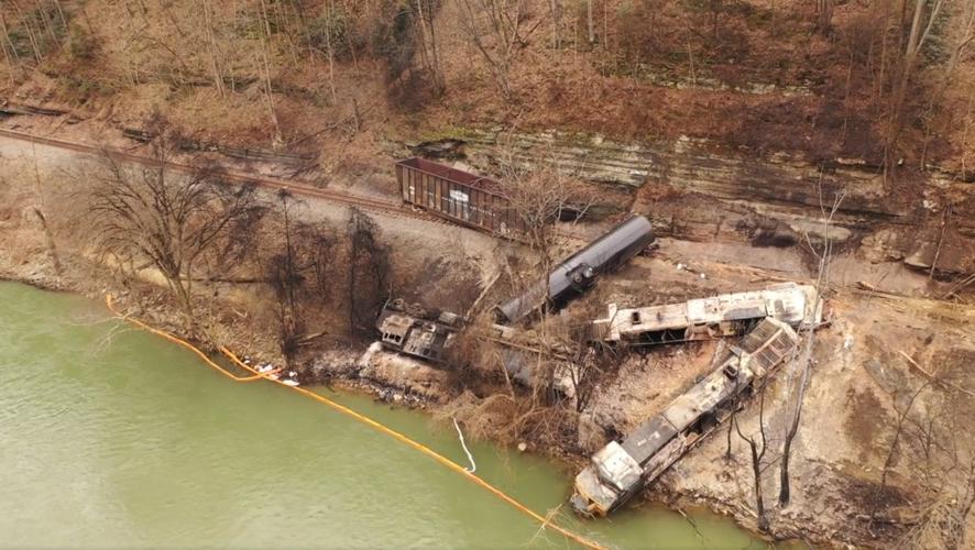 Train derailment 2.jpg
