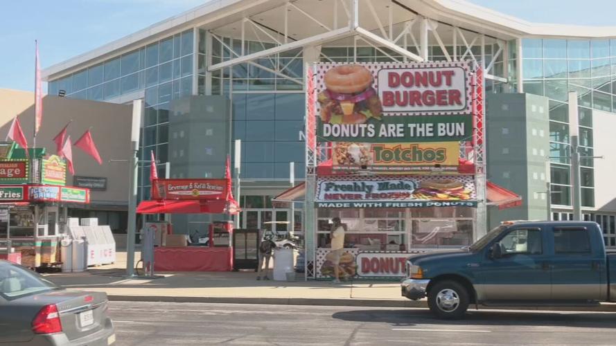 Kentucky State Fair vendors on midway