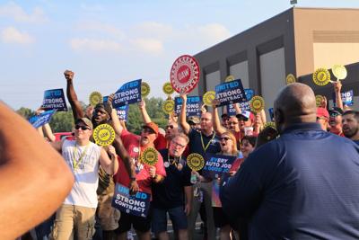 UAW practice picket KTP hall 8-24-23 (6).JPG