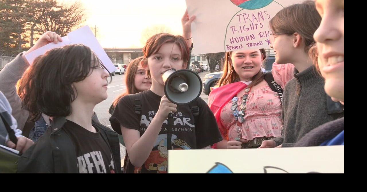6th graders at Noe Middle School stage protest over Kentucky 'pronoun