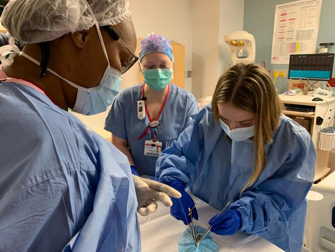Oldham County Students in Surgery