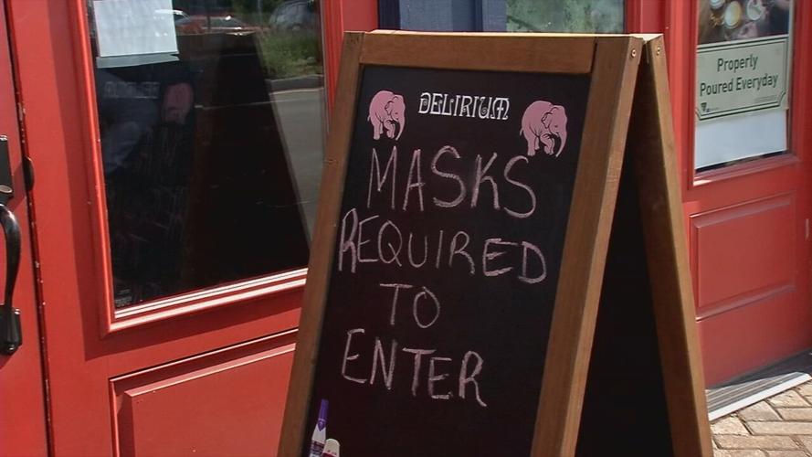 Masks required to enter sign.jpg
