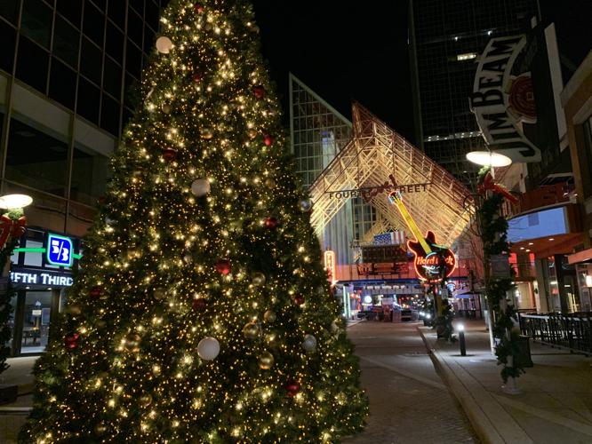 CHRISTMAS -4TH STREET LIVE - 12-23-19.jpeg