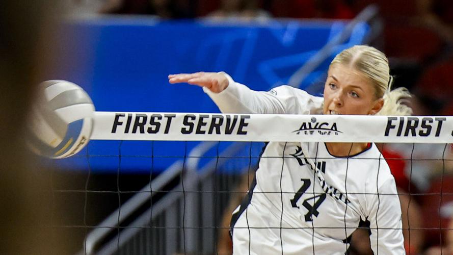 Louisville volleyball-23.jpg