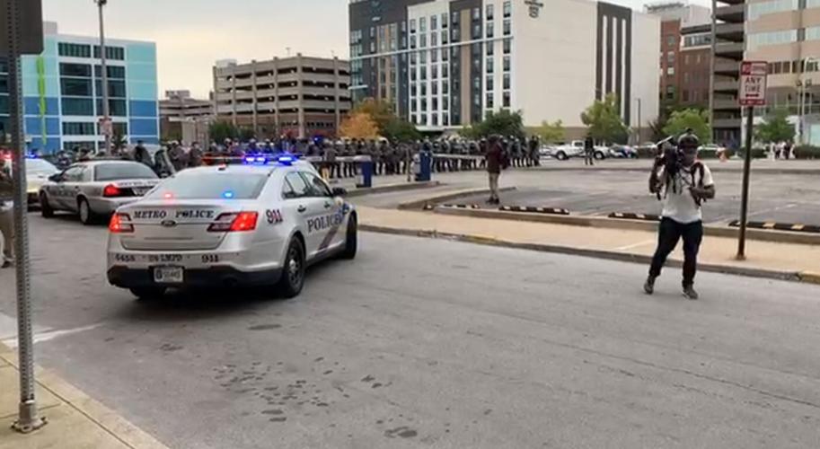 DOWNTOWN LOUISVILLE-PROTESTERS-6TH STREET-9-23-20-4.JPG
