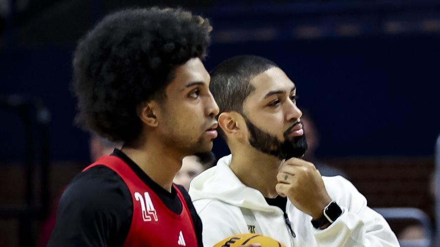 LOUISVILLE NCAA PRACTICE-20.jpg