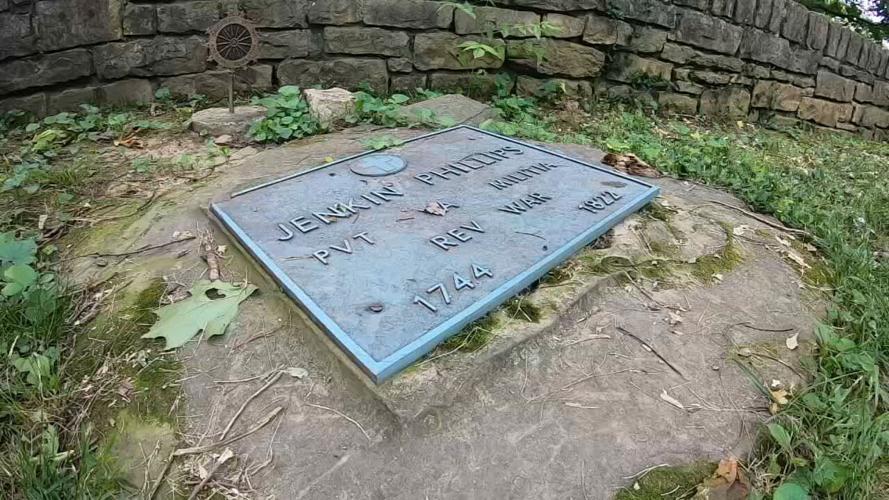 Grave marker at Louisville Zoo