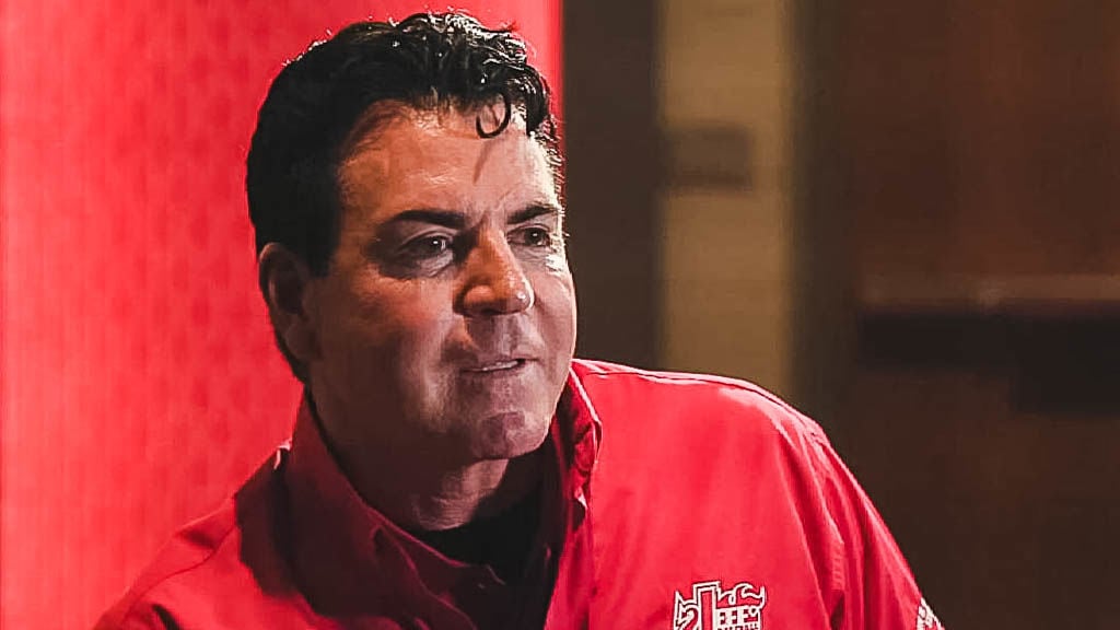 As Papa John S Moves On Without Its Founder John Schnatter Vows For A Day Of Reckoning News