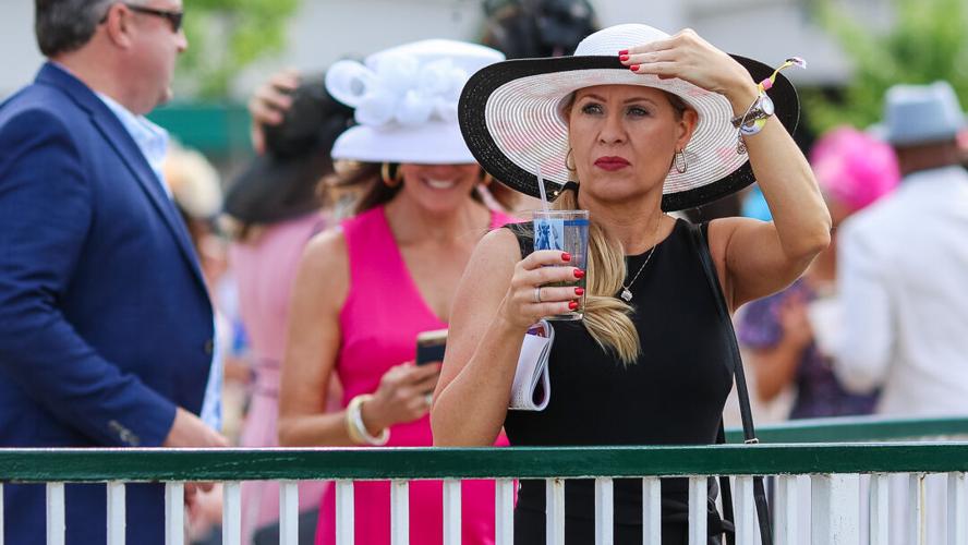 Kentucky Oaks 2021.jpg