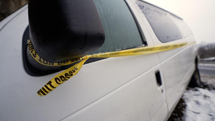 I-71 Wrecked Vehicles in snow - 12-27-2022  (2).jpg