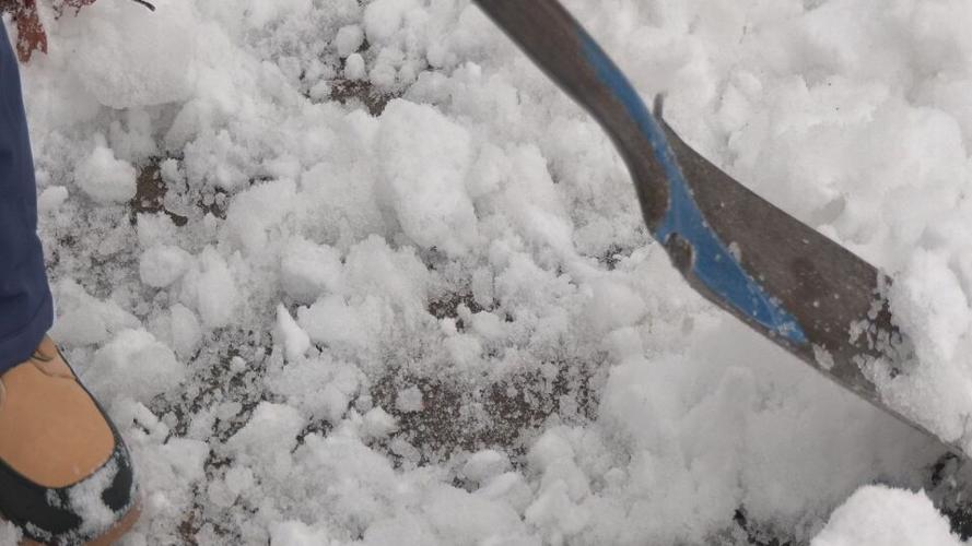 Shoveling winter storm 1-7-25