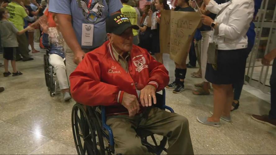Honor Flight Bluegrass returns 6-2-22 (14).jpeg