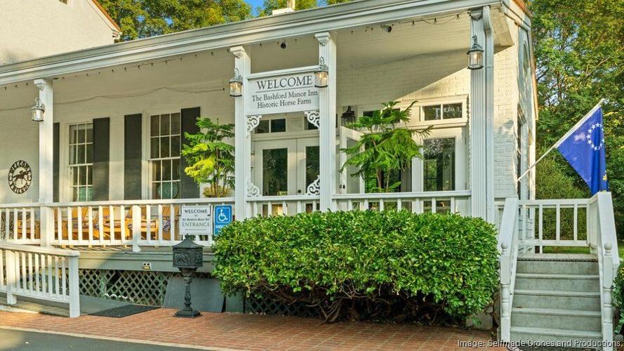 Bashford Manor Inn - Entrance with sign.jpg