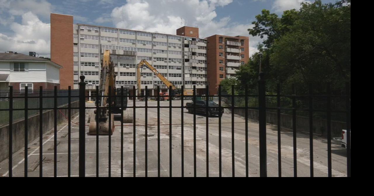 Demolition begins at 'outdated' Parkview Tower in New Albany after 2025 fire Jul 6, 2026 Jul 6, 2026 Updated 10 mins ago