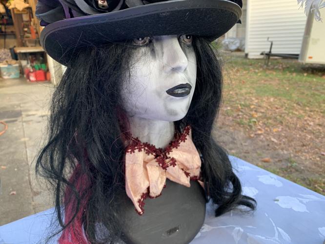 POP UP ART AND YARD SALE - BEECHMONT - KK - 11-5-2020  (8).JPG