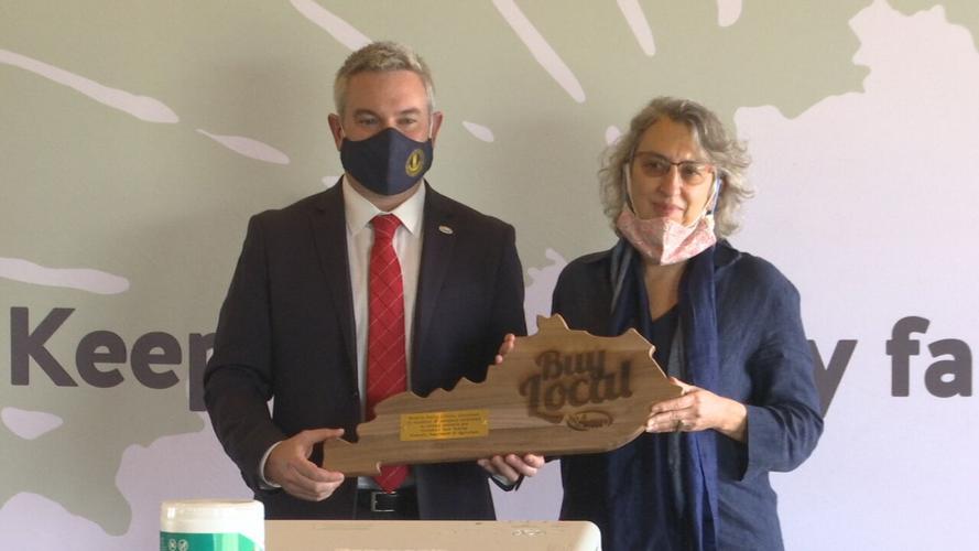 Kentucky Agriculture Commissioner Ryan Quarles and Wiltshire Pantry Owner Susan Hershberg