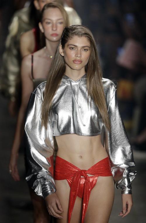 Valentina Sampaio Victoria S Secret Model Wdrb Com