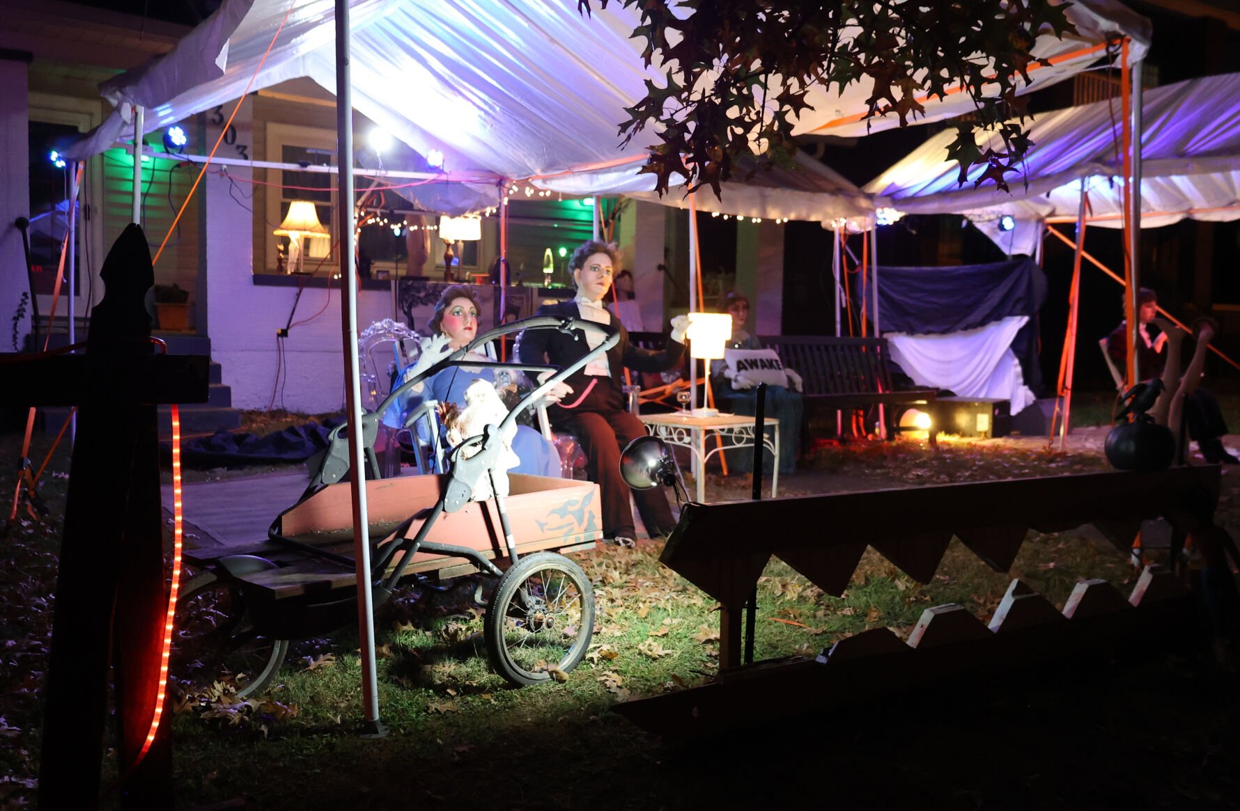 Halloween on Hillcrest 1.JPG