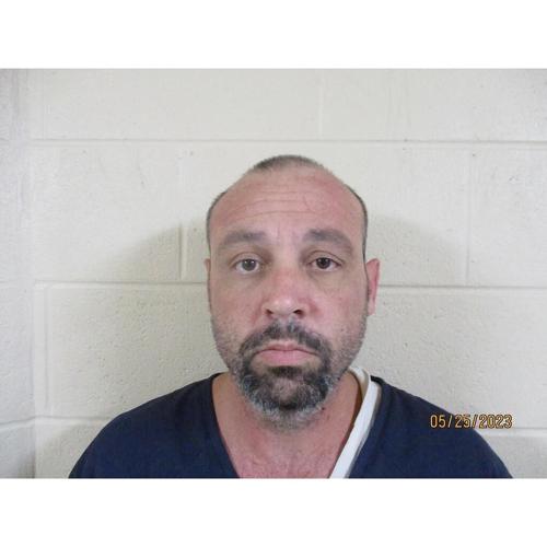 KY - ESCAPED INMATES TODD COUNTY - Carl Michael Kinley.jpg