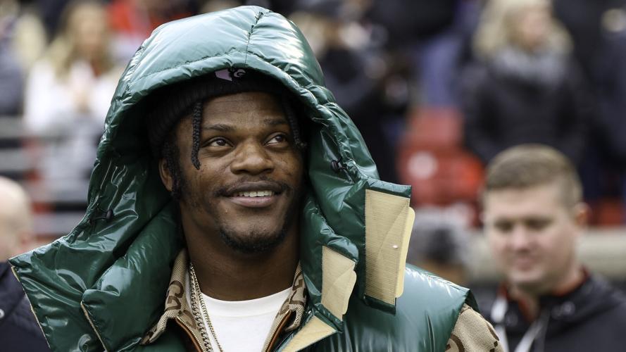 Lamar Jackson Ceremony_5A6728.jpg