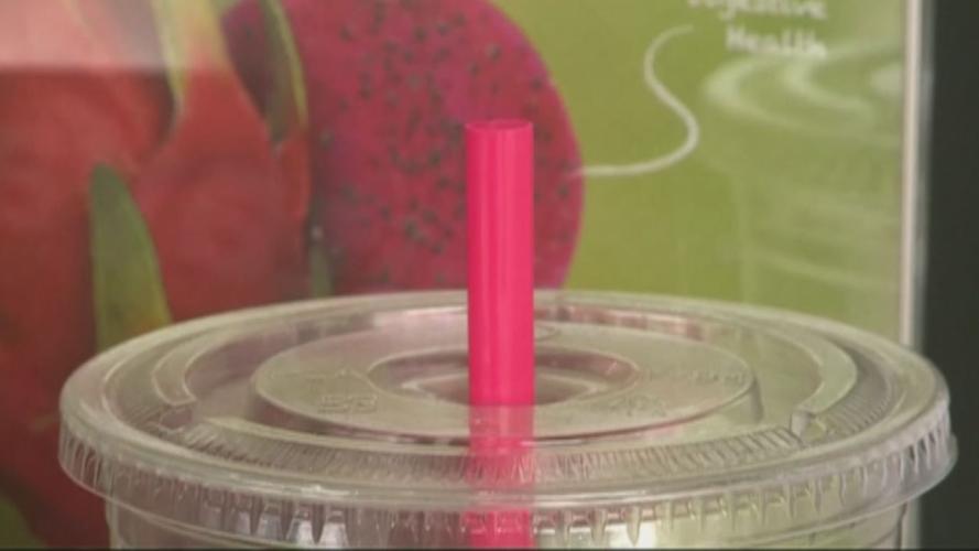 Plastic straws (generic)