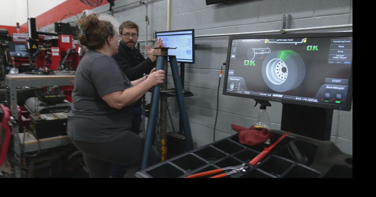 Federal grant to help Louisville college modernize electric vehicle curriculum