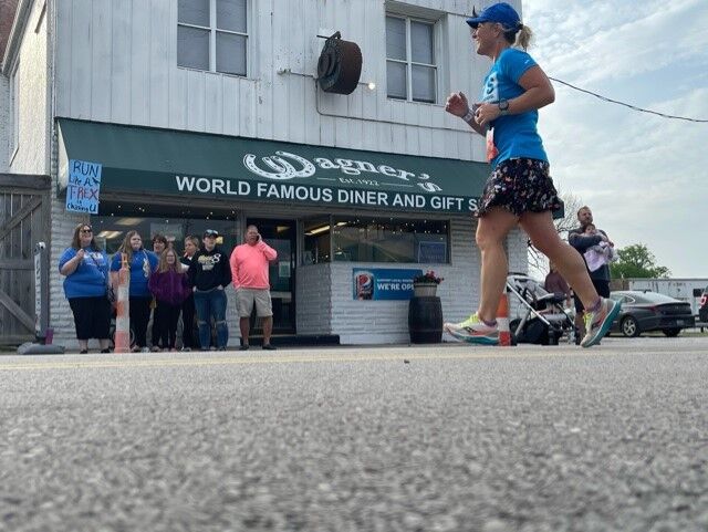 Runners past Wagner's