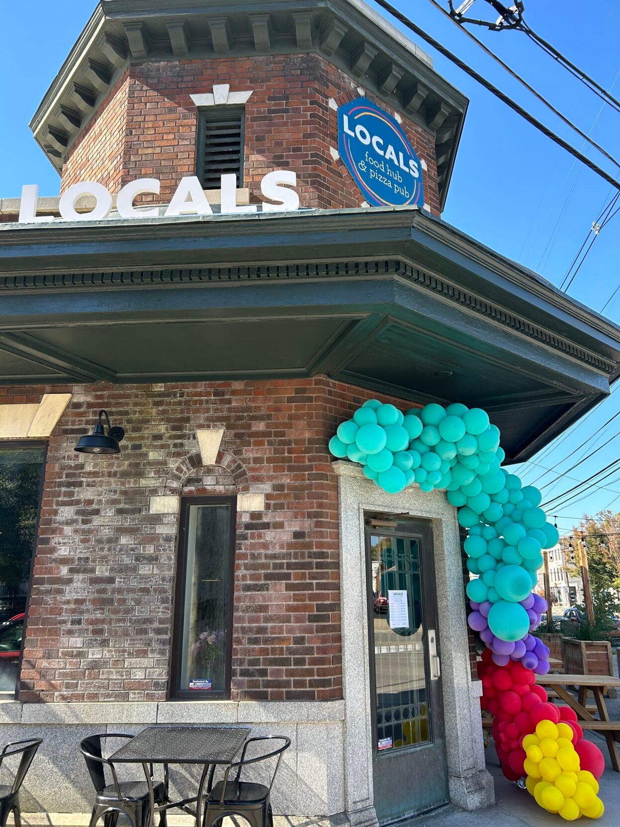 Local Food Hub and Pizza Pub entrance.jpg