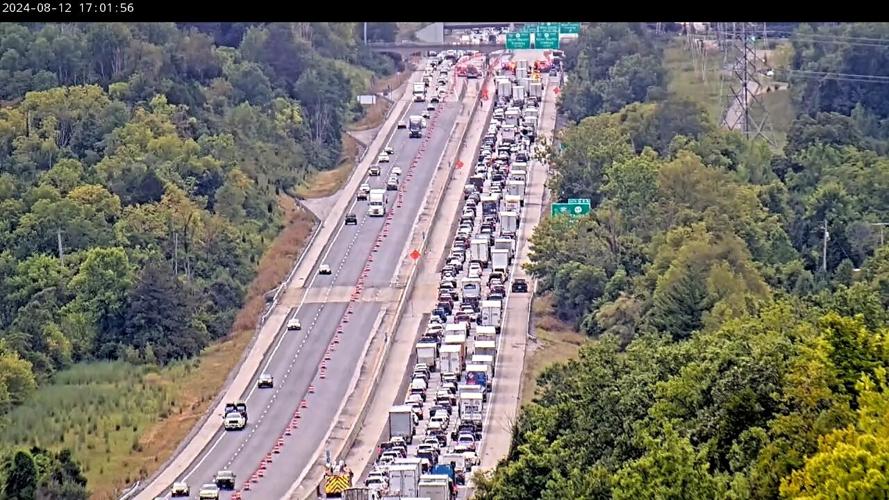 Traffic backup on I-64W approaching Gene Snyder due to serious accident - 8.12.24