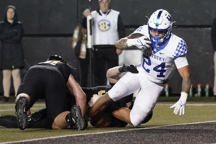 Kentucky running back Chris Rodriguez scores against Vanderbilt
