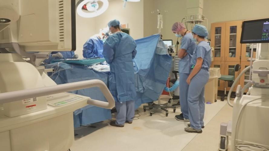Oldham County Students in Surgery