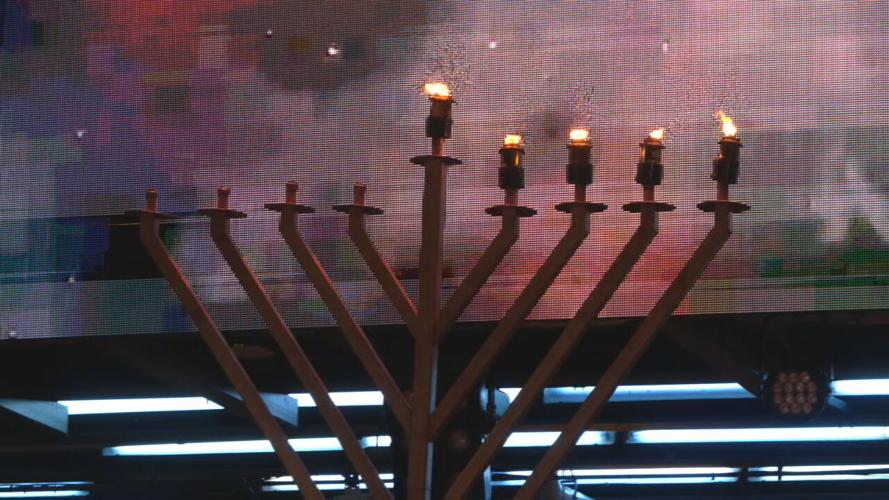 XTRA 4TH ST MENORAH LIGHTING