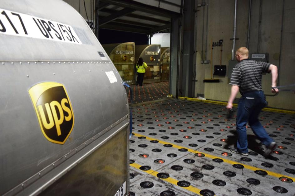 UPS increases starting wage for package handlers to 14 an hour News