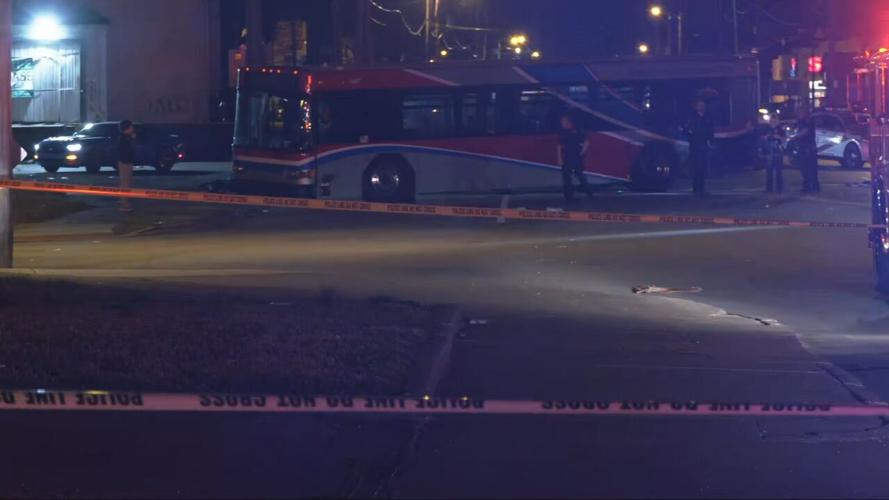 Dixie Highway TARC crash 3-17-22