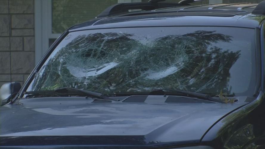 2017 stabbing car window broken