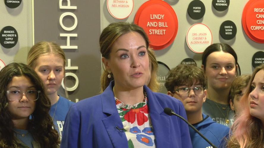 Lt. Gov. Jacqueline speaks to Alton Middle School students