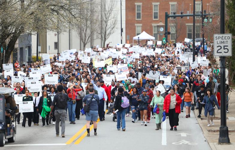 March on Frankfort begins toward Capitol.JPG