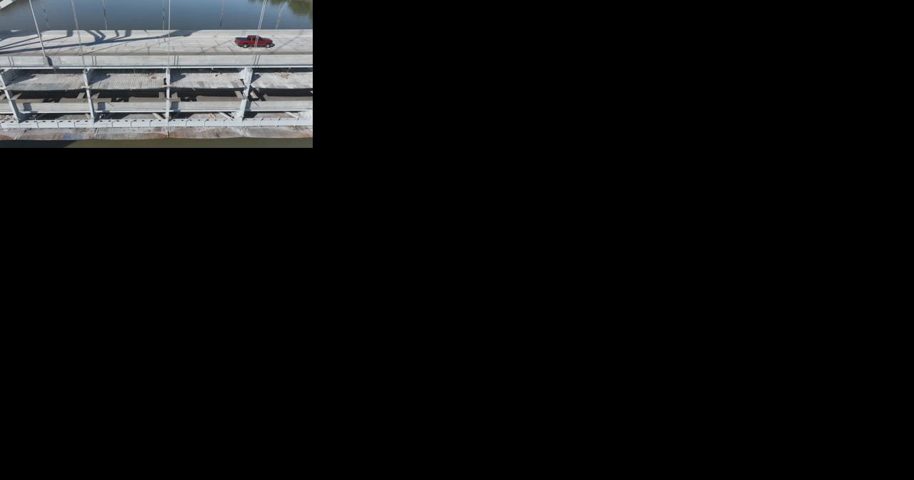 Eastbound lanes of Sherman Minton Bridge now closed for the next 2 weeks to finish concrete on bottom deck - Vimarsana News