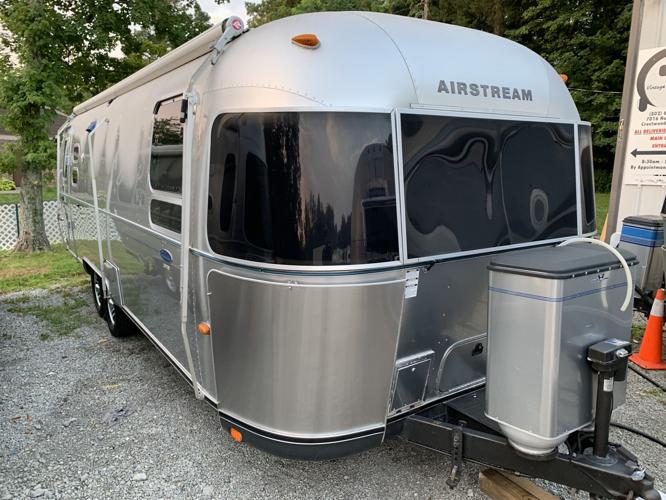 VINTAGE BASE CAMP - AIRSTREAM  (13).JPG