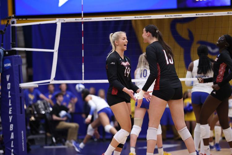 Louisville-Pittsburgh volleyball