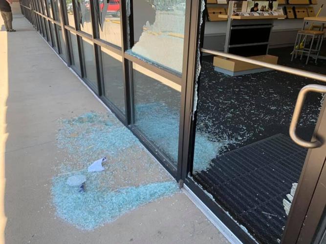 verizon store damaged in south Louisville overnight