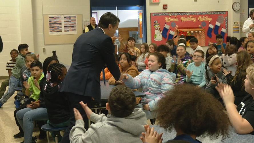 Students at Blue Lick Elem. make cards for vets - 12.20.23