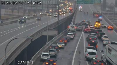 Car fire closes all lanes of I-64 W at 3rd Street 2-12-25 TRIMARC