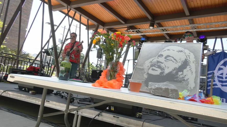 PARROTHEADS IN PARISTOWN