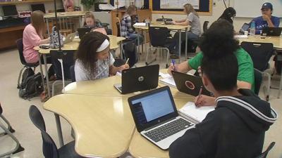 JCPS STUDENTS ON COMPUTERS - FILE.jpeg