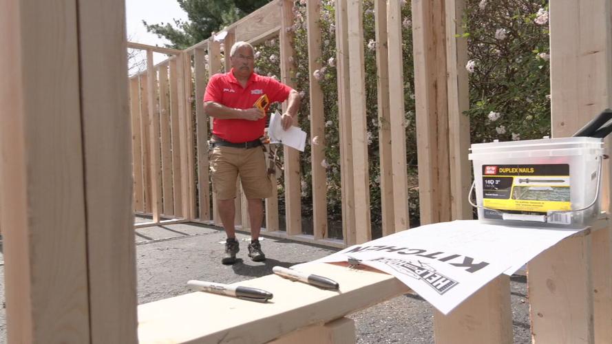 VOLUNTEERS BUILD WALLS WKY TORNADO