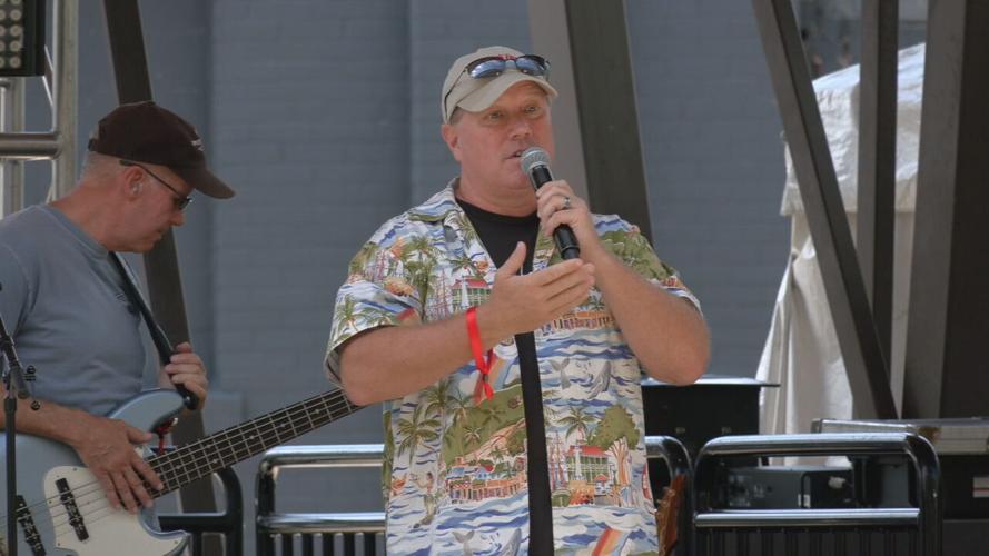 PARROTHEADS IN PARISTOWN