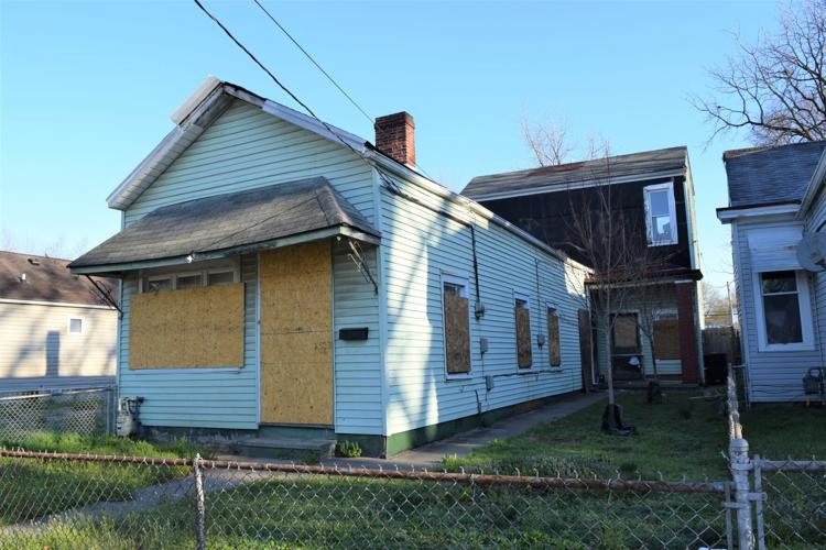 vacant properties 2523 Rowan St 3-29-21.JPG