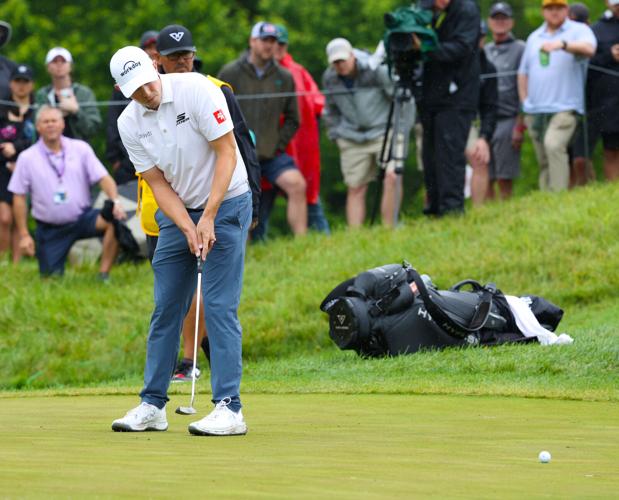 Putt at Valhalla green.JPG