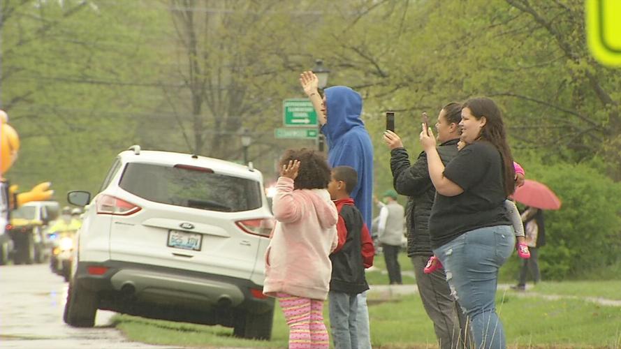 Pegasus Parade watchers (3) 4-11-21.jpeg